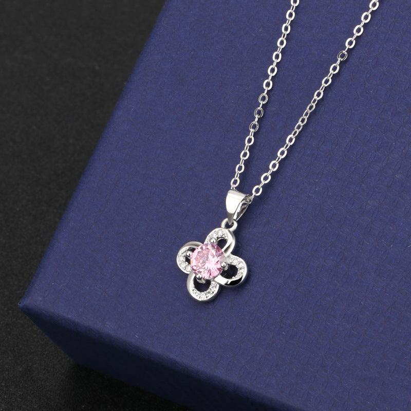 HANJIClover Pendant NecklaceAccessoryClover Pendant Necklace